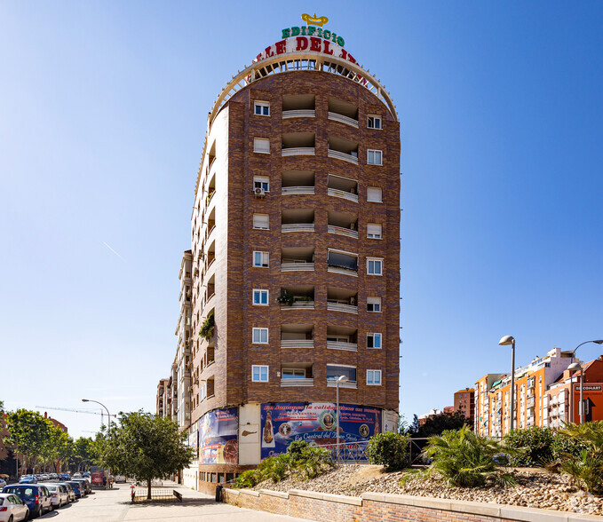 Avenida Córdoba, 3, Madrid, Madrid for rent - Building Photo - Image 2 of 5