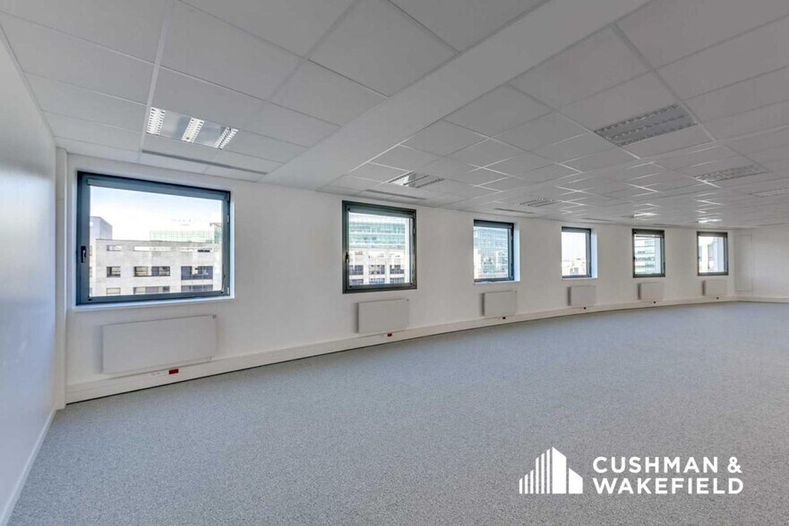 Office in Rueil-Malmaison to rent - Building Photo - Image 2 of 38