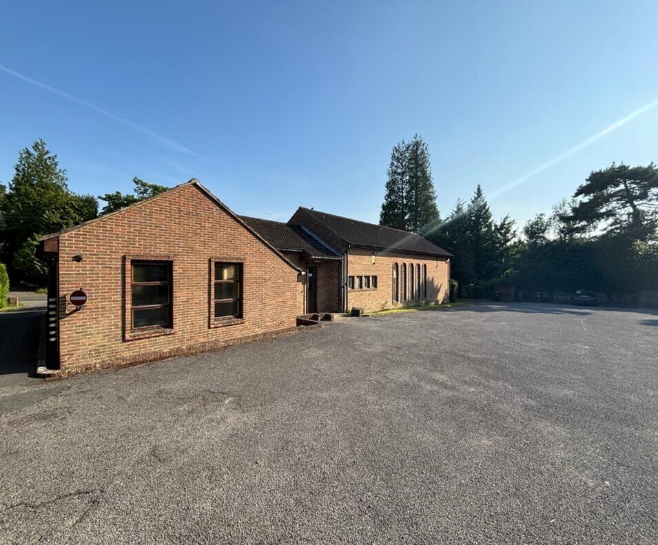 13-15 Church Ln, Oxted for sale Building Photo- Image 1 of 10