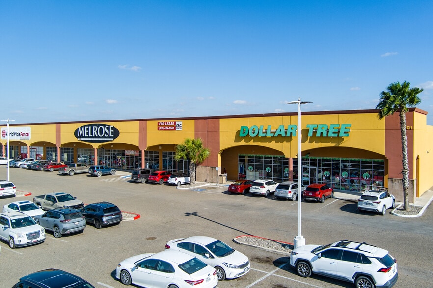 South Texas Value-Add Retail Portfolio portfolio of 2 properties for sale on LoopNet.co.uk - Building Photo - Image 3 of 11