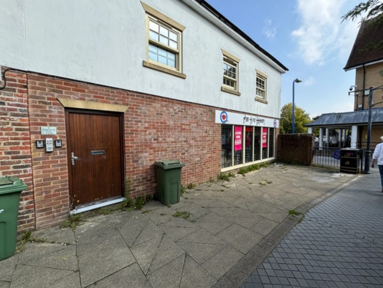 23A Chapel St, Petersfield to rent - Building Photo - Image 3 of 3