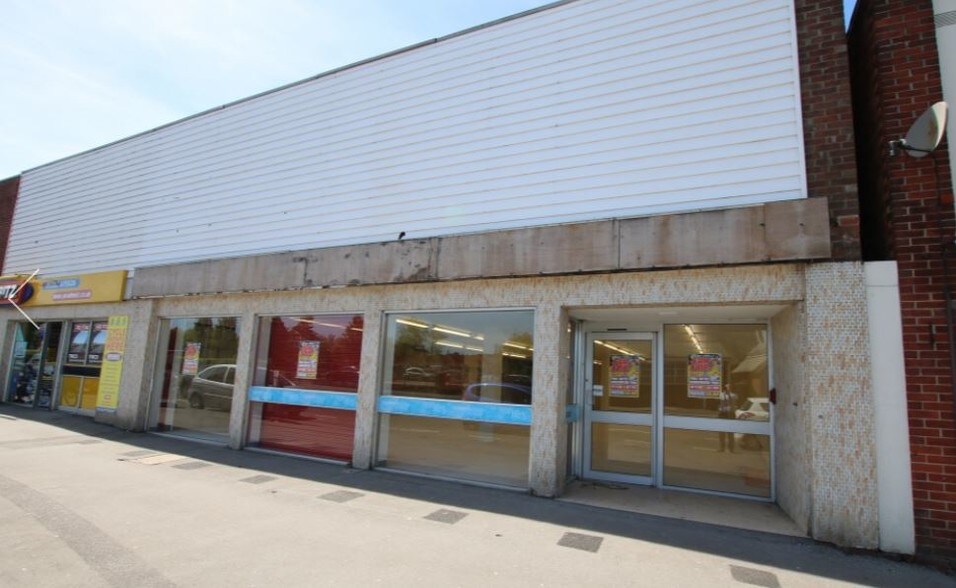 311313 Wimborne Rd, Poole, BH15 3DH UK