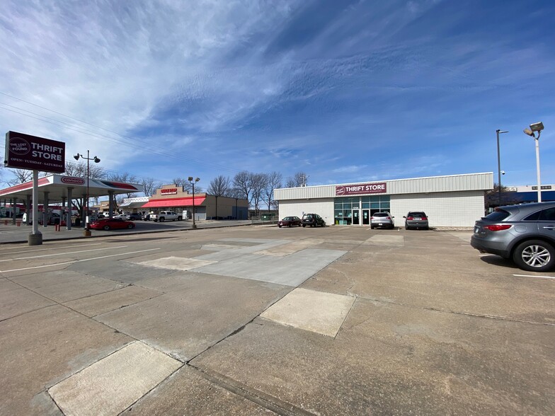 12104 Blue Ridge Blvd, Grandview, MO for sale - Building Photo - Image 1 of 1