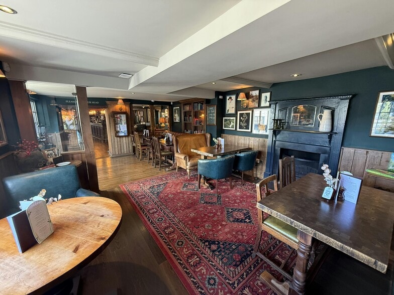 1 Roehampton High St, London for sale - Building Photo - Image 3 of 9