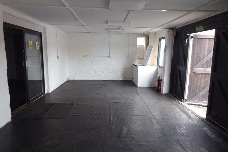 35 High Brooms Rd, Tunbridge Wells to rent - Interior Photo - Image 2 of 4