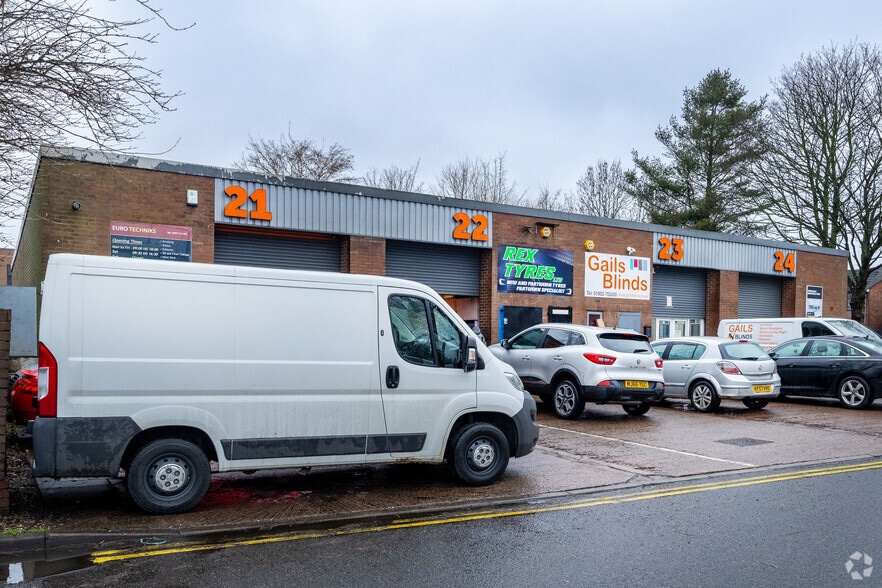 Union St, Bilston to rent - Building Photo - Image 2 of 2