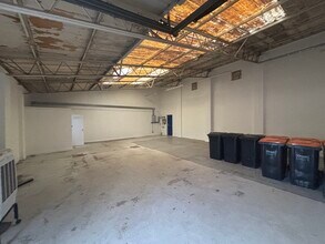 Westbury Clos, Dunstable to rent Interior Photo- Image 1 of 3