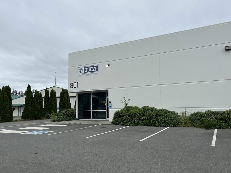 301 Business Park Loop, Sequim, WA for rent - Building Photo - Image 1 of 23