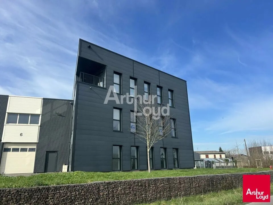 Location Bureaux 153 m² - Photo 1
