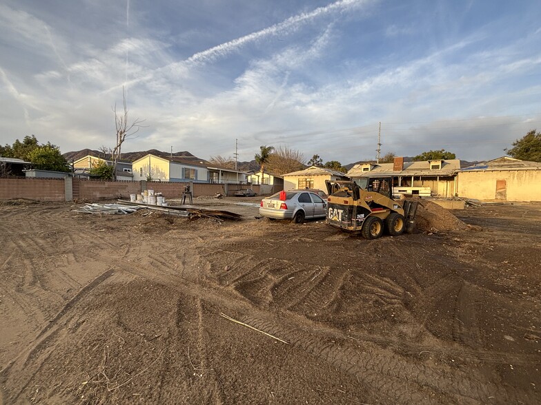 13241 Bradley Ave, Sylmar, CA for rent - Building Photo - Image 3 of 8