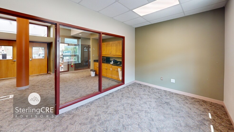 1121 E Broadway St, Missoula, MT for rent - Building Photo - Image 3 of 4