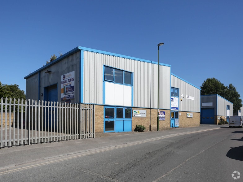 Chartwell Rd, Lancing to rent - Primary Photo - Image 1 of 2