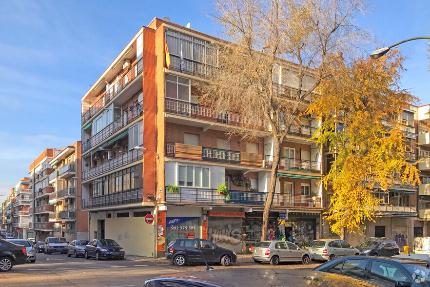 Retail in Madrid, Madrid to rent - Building Photo - Image 1 of 1
