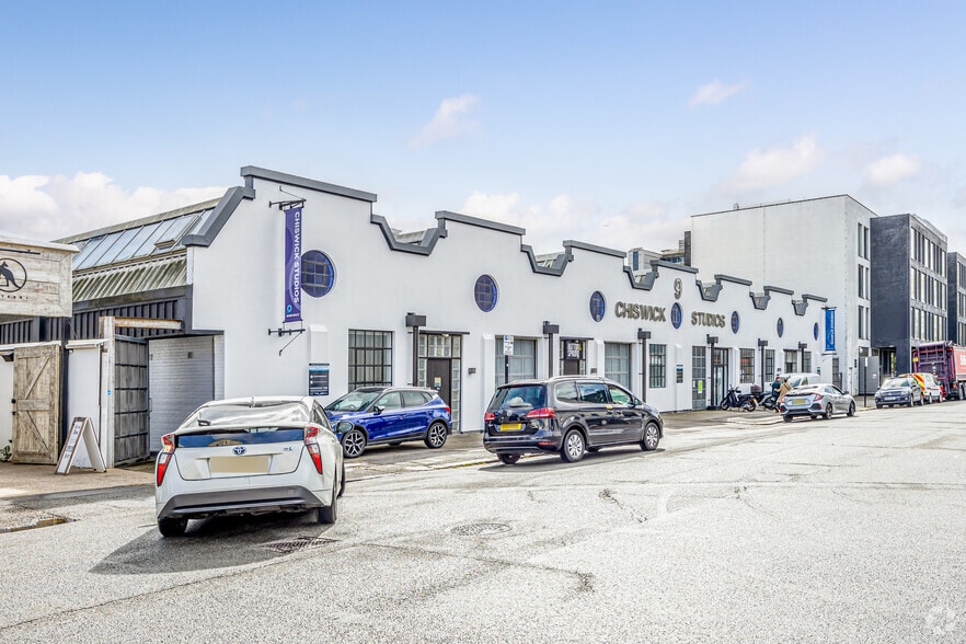 9 Power Rd, London to rent - Primary Photo - Image 2 of 5