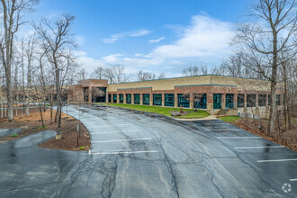 5445 S Westridge Dr, New Berlin, WI for sale Building Photo- Image 1 of 6