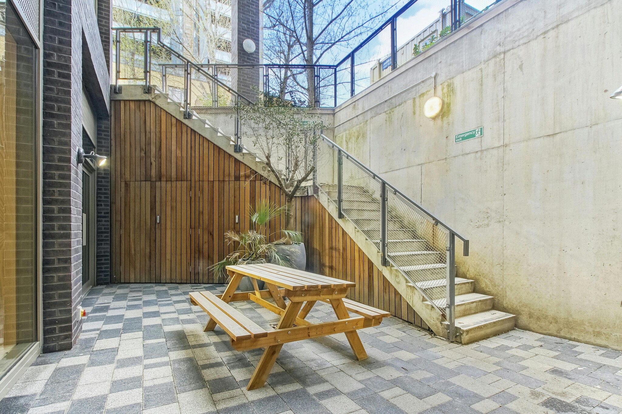 17-21 Wenlock Rd, London to rent Interior Photo- Image 1 of 6