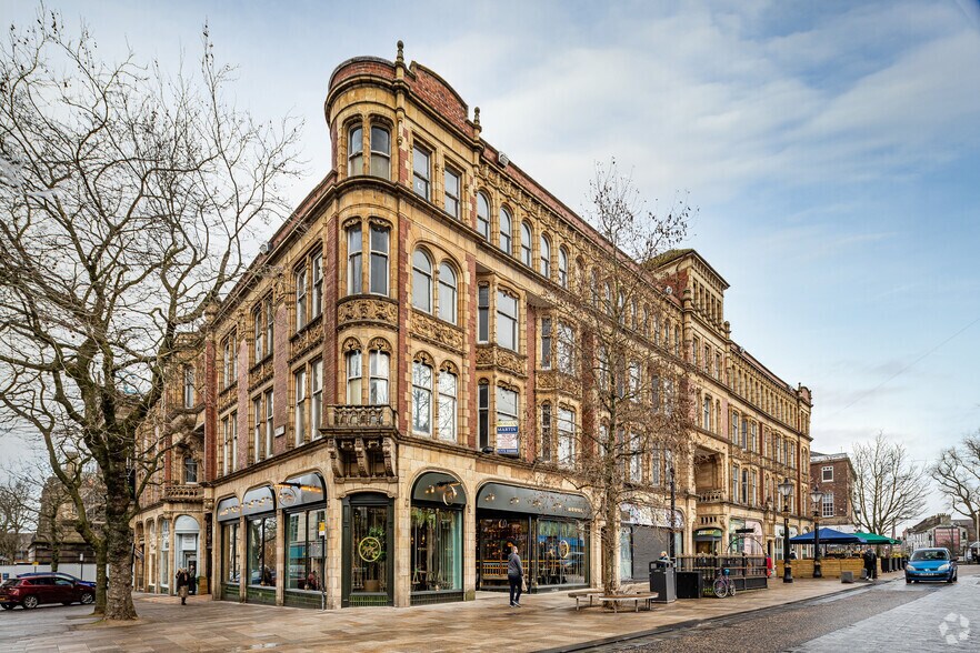 Lancaster Rd, Preston to rent - Primary Photo - Image 1 of 9