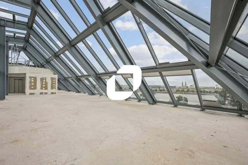 Retail in Bordeaux for sale - Interior Photo - Image 1 of 10