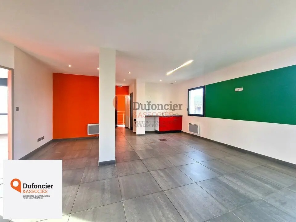 Vente Bureaux 80 m² - Photo 1