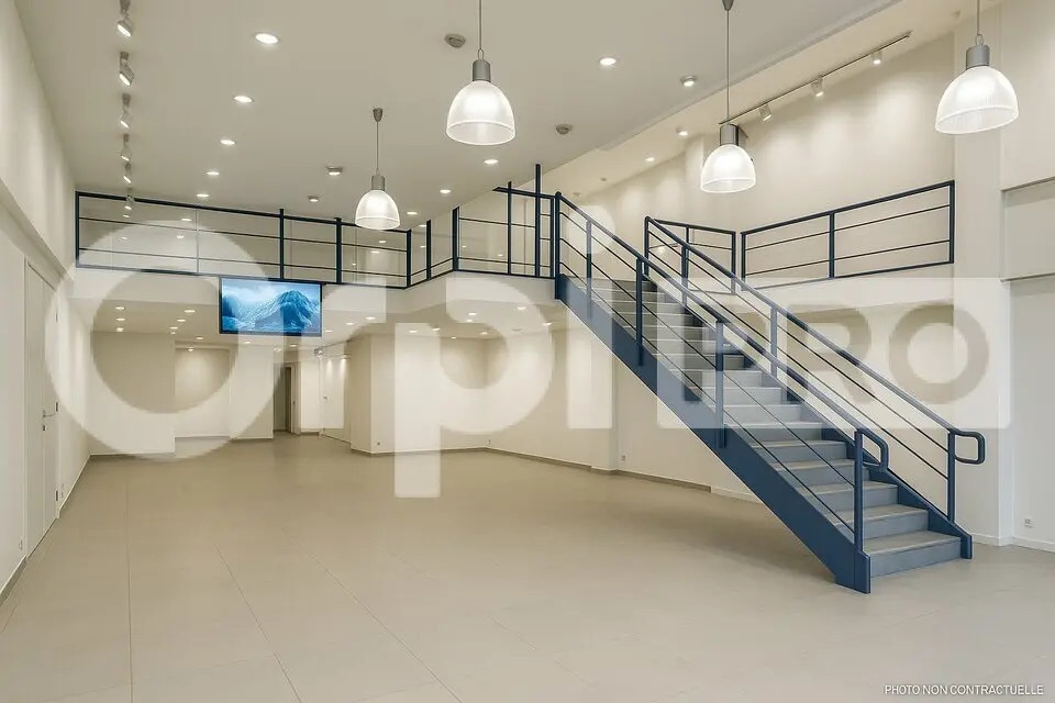 Vente Commerce 382 m² - Photo 1