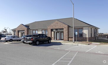 2201 Doublecreek Dr, Round Rock, TX for rent Building Photo- Image 1 of 9