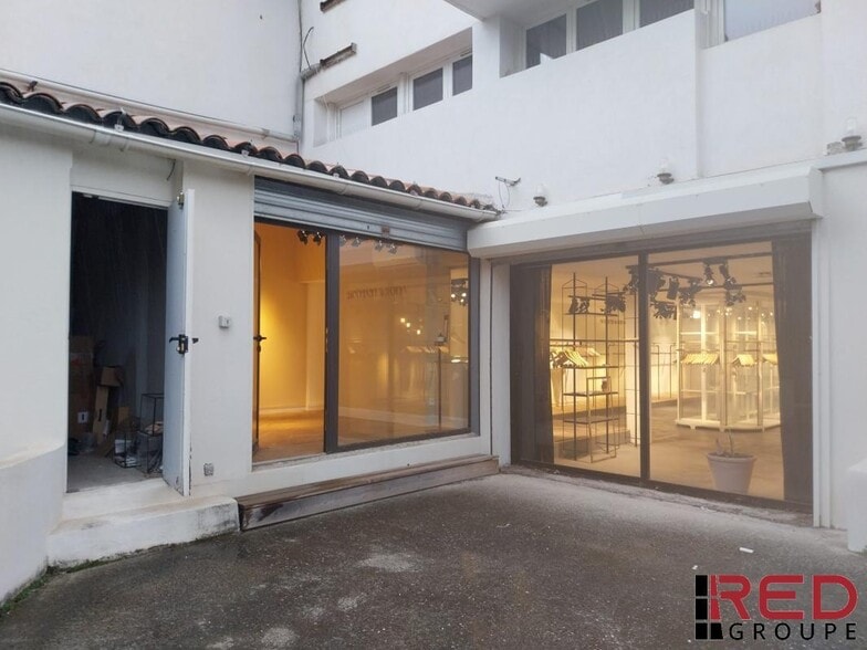 Office in Aix-en-Provence for sale - Building Photo - Image 3 of 11