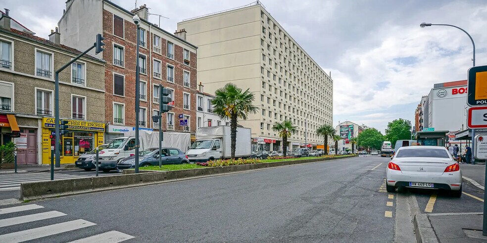 Office in Saint-Ouen-sur-Seine to rent - Building Photo - Image 3 of 12