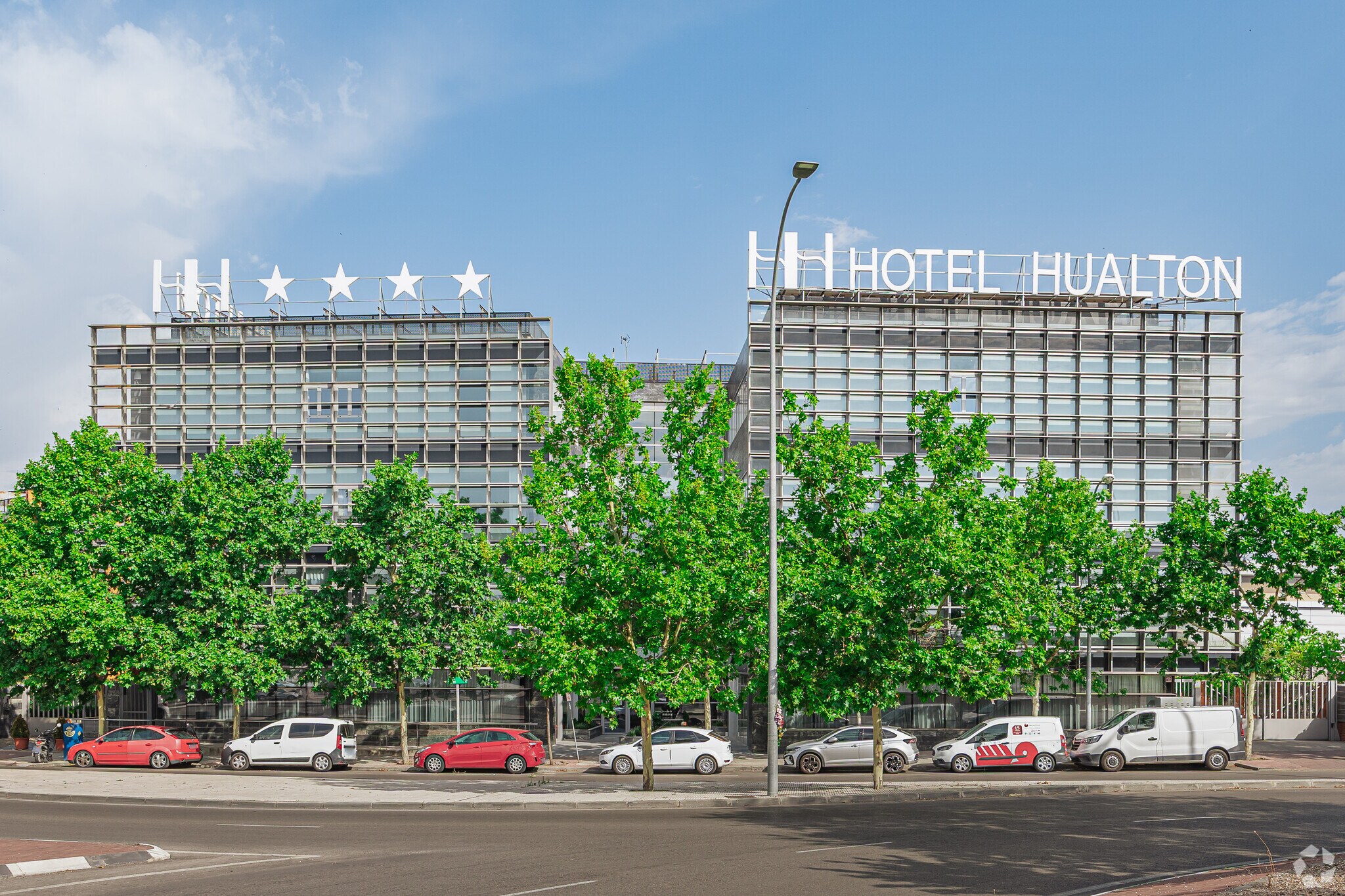 Calle de Huelva, 16, Alcobendas, Madrid for sale Primary Photo- Image 1 of 4