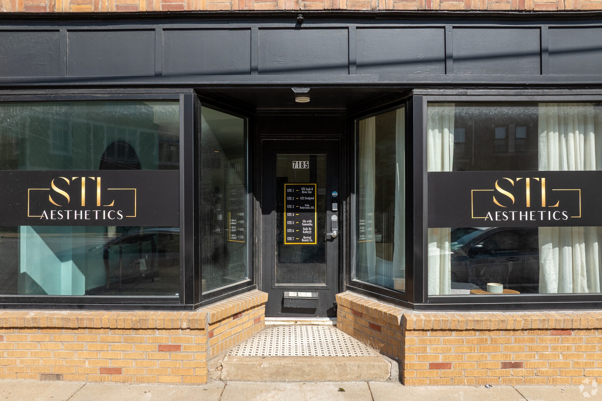 7185 Manchester Rd, Maplewood, MO to rent Building Photo- Image 1 of 20