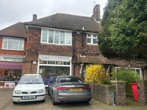 29 High Rd, West Byfleet for sale Primary Photo- Image 1 of 5