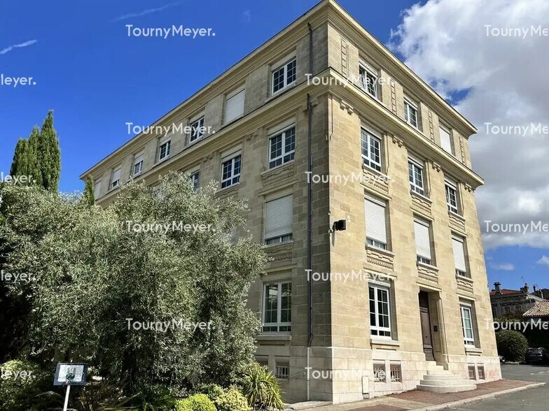 Office in Bordeaux to rent - Building Photo - Image 1 of 8
