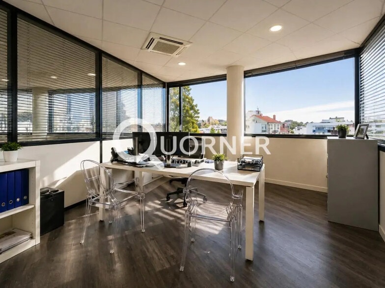 Office in Lyon to rent - Building Photo - Image 2 of 15