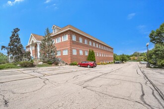 912 Northwest Hwy, Fox River Grove, IL for rent Building Photo- Image 1 of 40