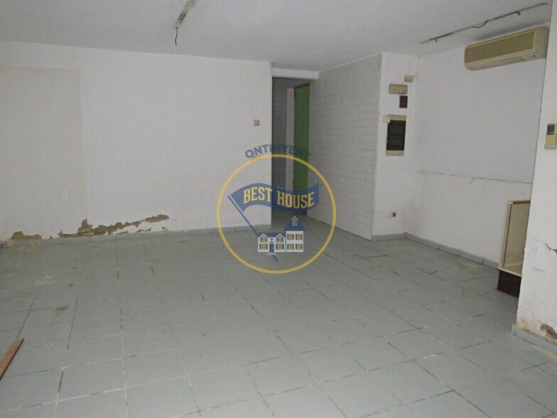 Retail in Ontinyent, Valencia to rent - Building Photo - Image 3 of 11