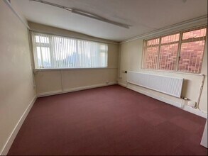 260-262 High St, Blackwood to rent Interior Photo- Image 1 of 2