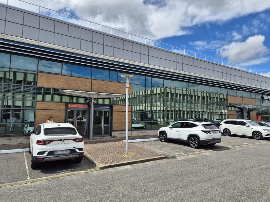 Industrial in Bonneuil-sur-Marne to rent Building Photo- Image 1 of 9