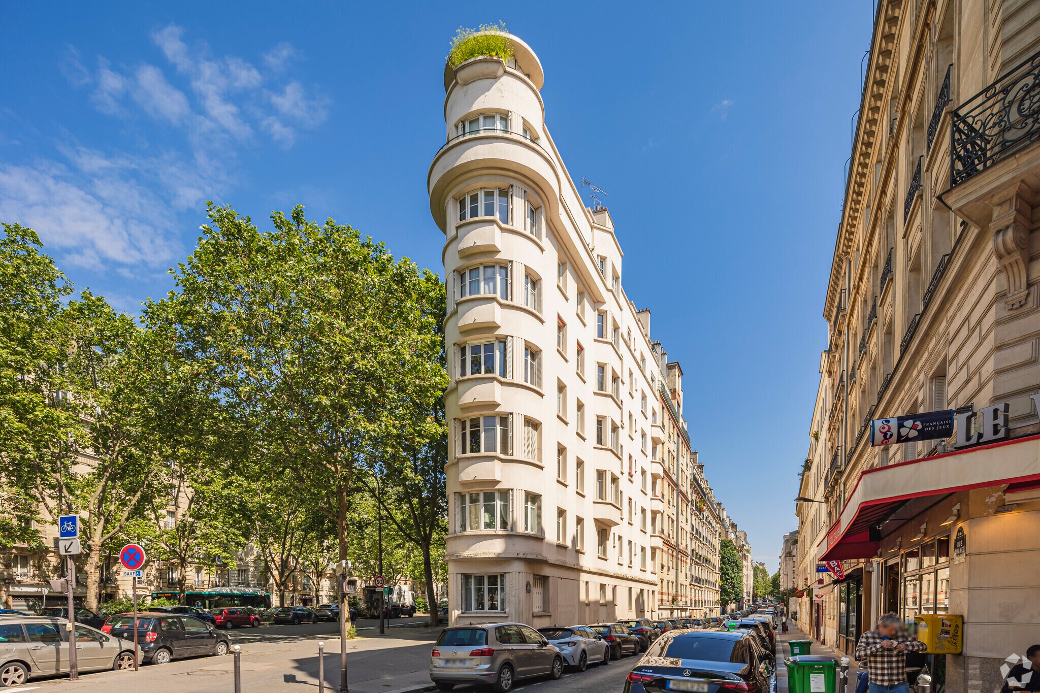 Build-to-Rent in Paris for sale Primary Photo- Image 1 of 4