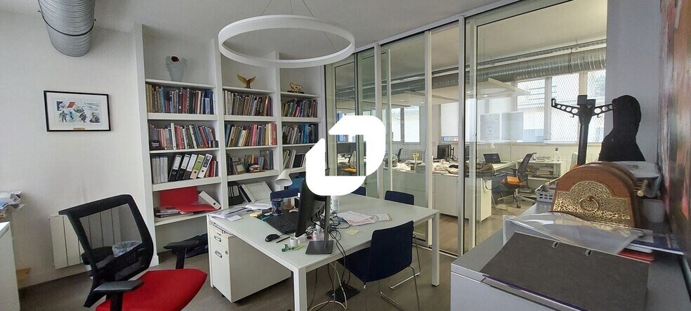 Office in Paris for sale - Interior Photo - Image 3 of 6