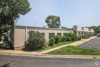 8950 Gross Point Rd, Skokie, IL for sale Primary Photo- Image 1 of 1