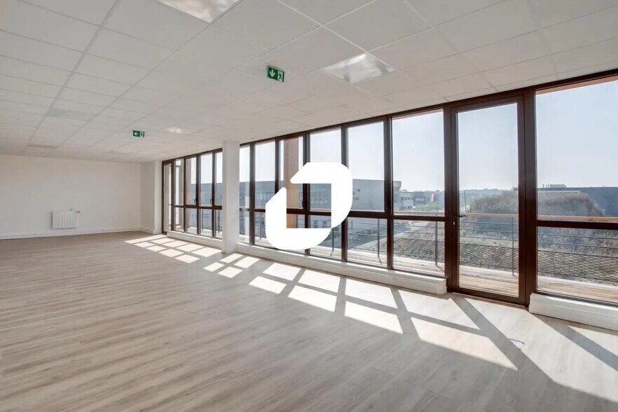 12-14 Rue De Lamirault, Collégien to rent - Interior Photo - Image 3 of 29