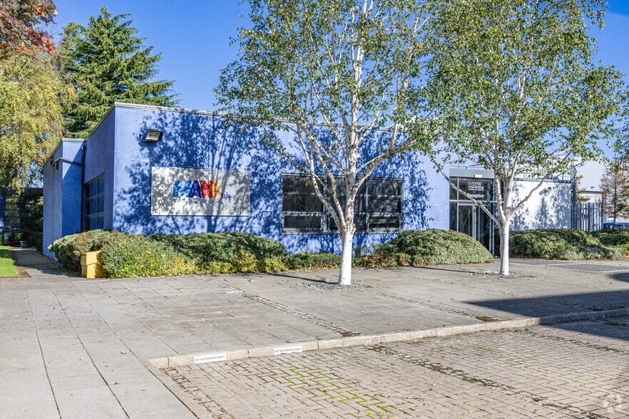 Queensway, Gateshead to rent - Building Photo - Image 3 of 24