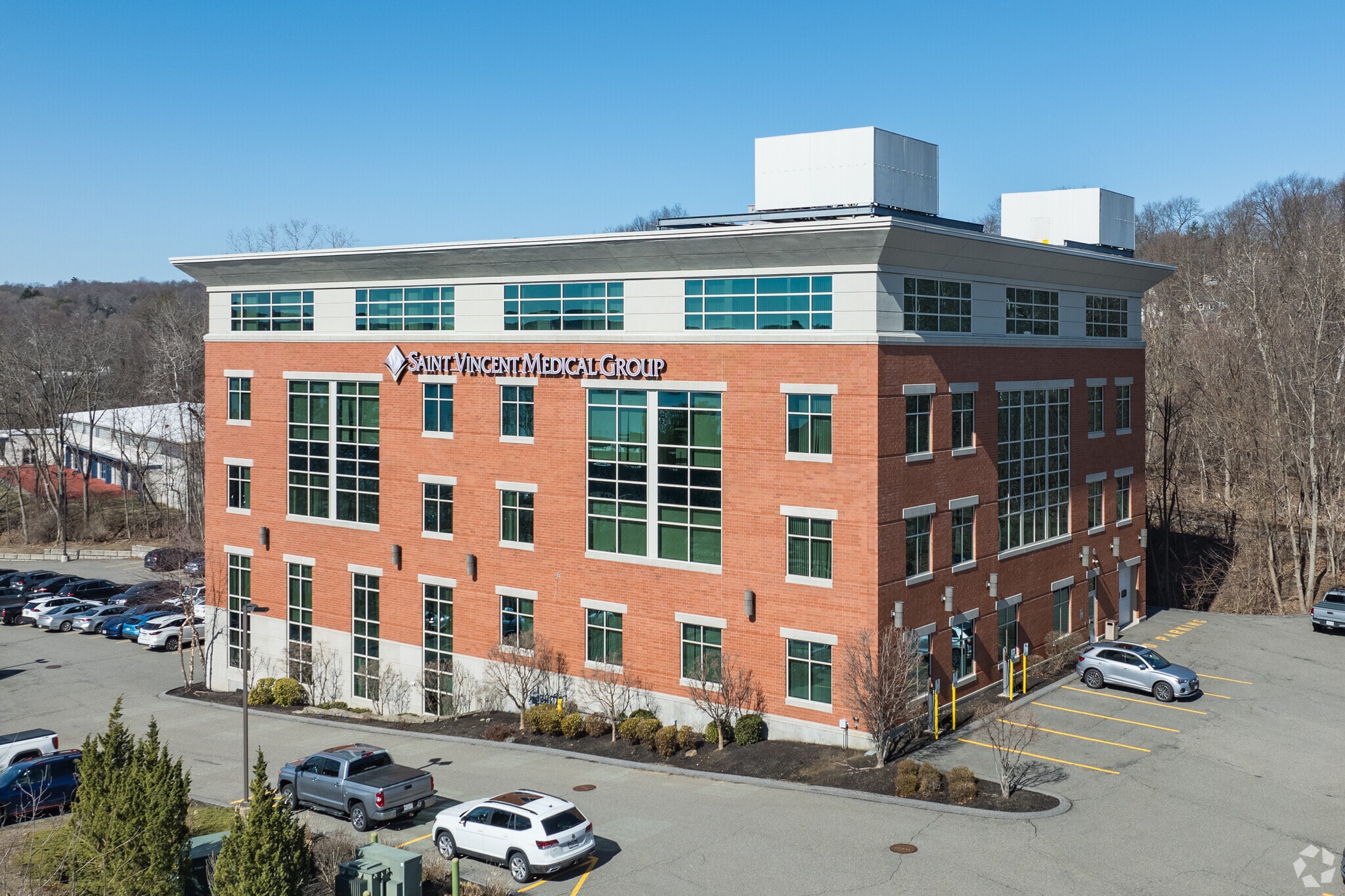 102 Shore Dr, Worcester, MA to rent Primary Photo- Image 1 of 6