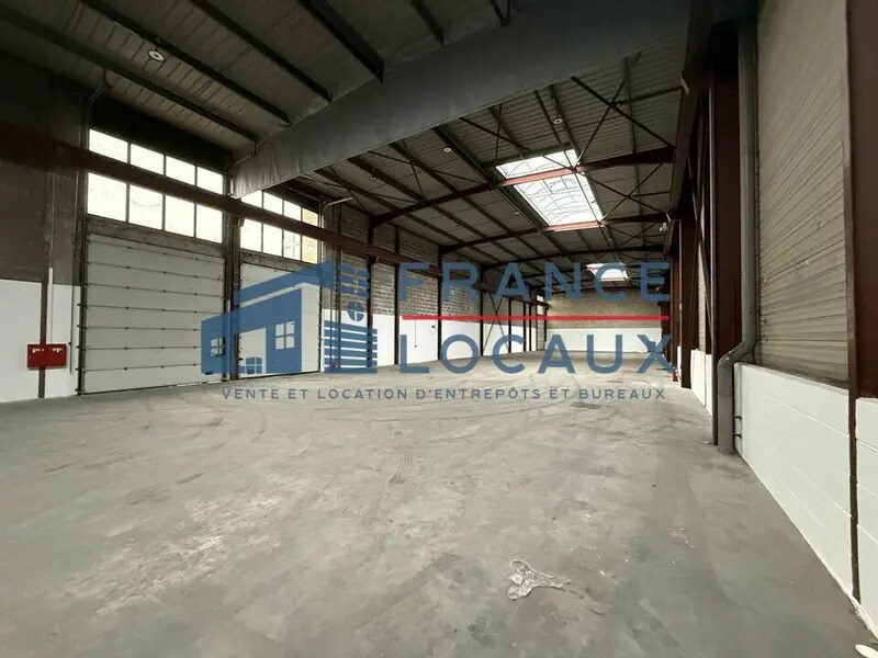 Light Industrial in Le Thillay to rent Interior Photo- Image 1 of 5