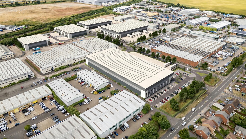 Sundon Park Rd, Luton to rent - Building Photo - Image 2 of 2