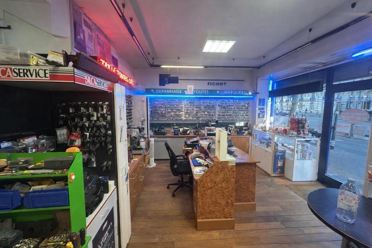 Retail in Paris for sale Interior Photo- Image 1 of 6