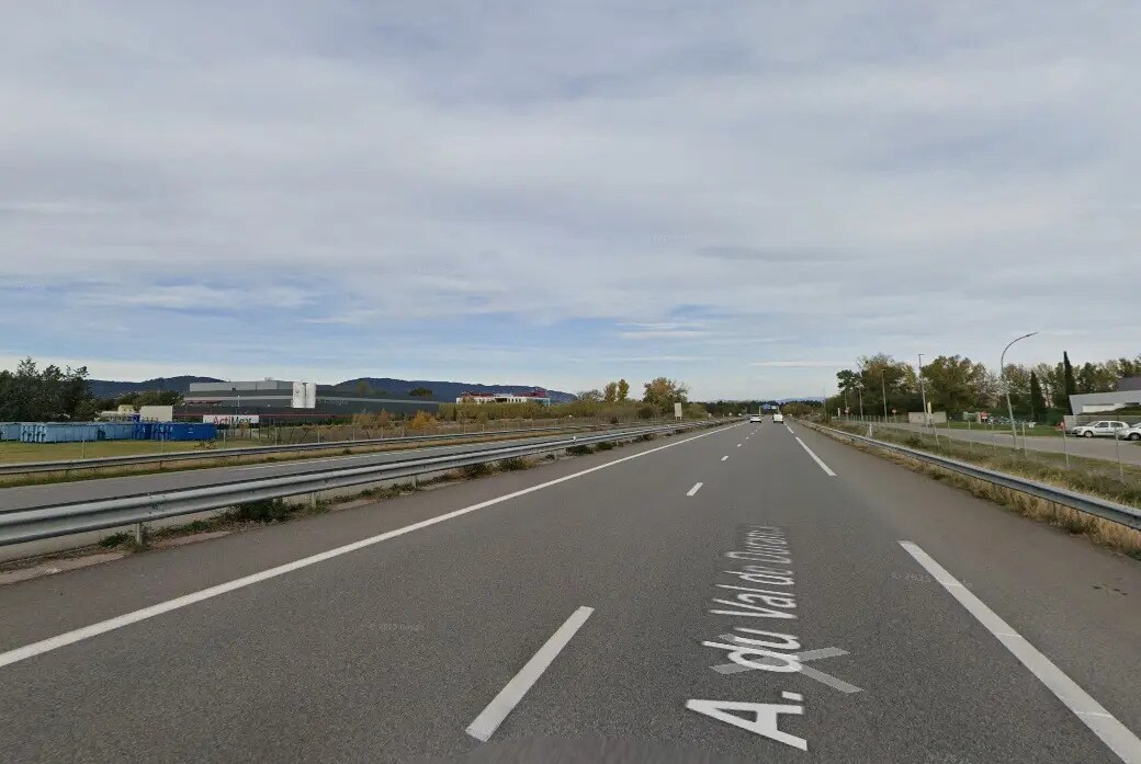 Land in Manosque to rent Building Photo- Image 1 of 4