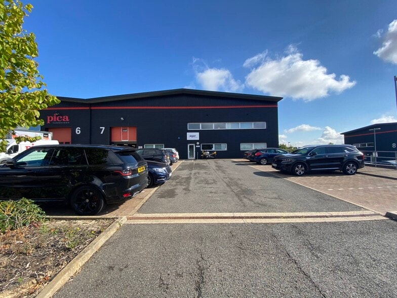 Forest Hall Rd, Stansted to rent - Building Photo - Image 2 of 3