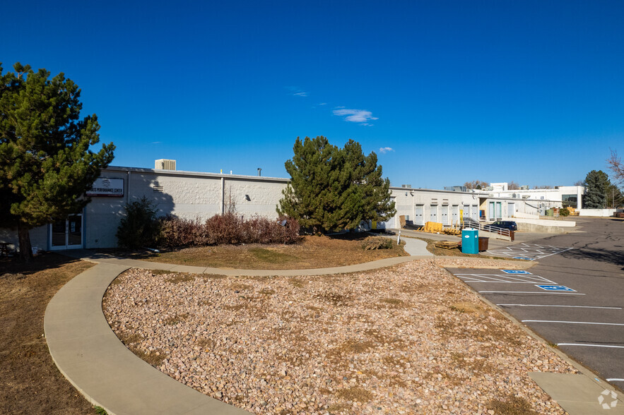 555 Aspen Ridge Dr, Lafayette, CO for rent - Building Photo - Image 3 of 9