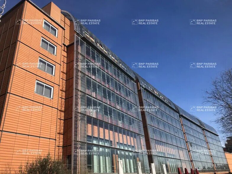 Office in Lyon for sale - Building Photo - Image 1 of 19