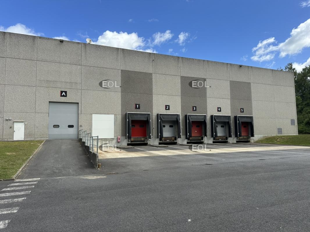 Industrial in Marly-la-Ville to rent Building Photo- Image 1 of 39